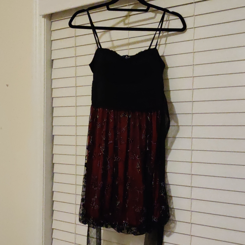 Midi black and red laced dress